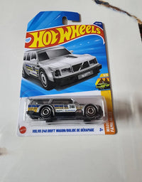 Hot Wheels N Case 2025 : Volvo 240 Drift Wagon / Bolide De Derapage
