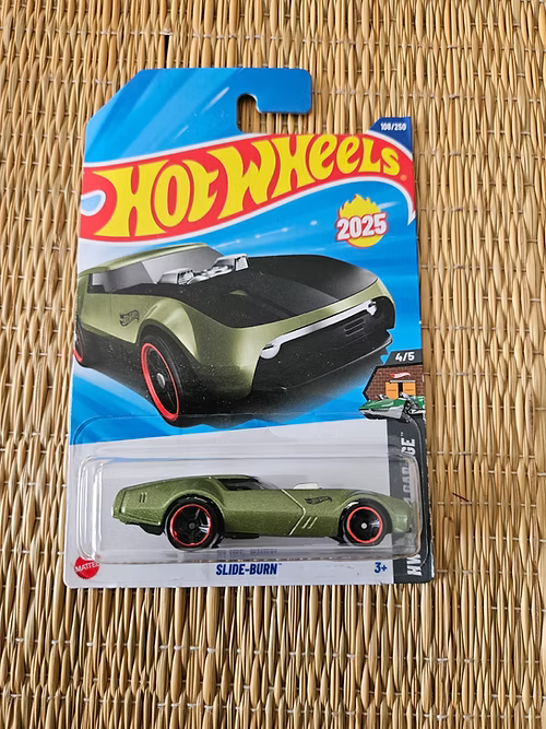 Hot Wheels Slide-Burn Green